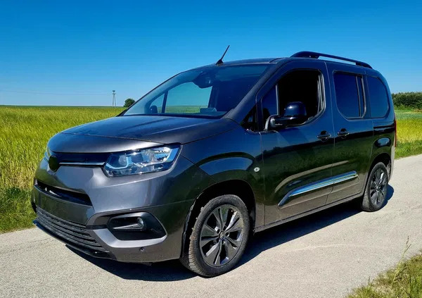 toyota proace city verso Toyota Proace City Verso cena 100000 przebieg: 25000, rok produkcji 2022 z Suraż